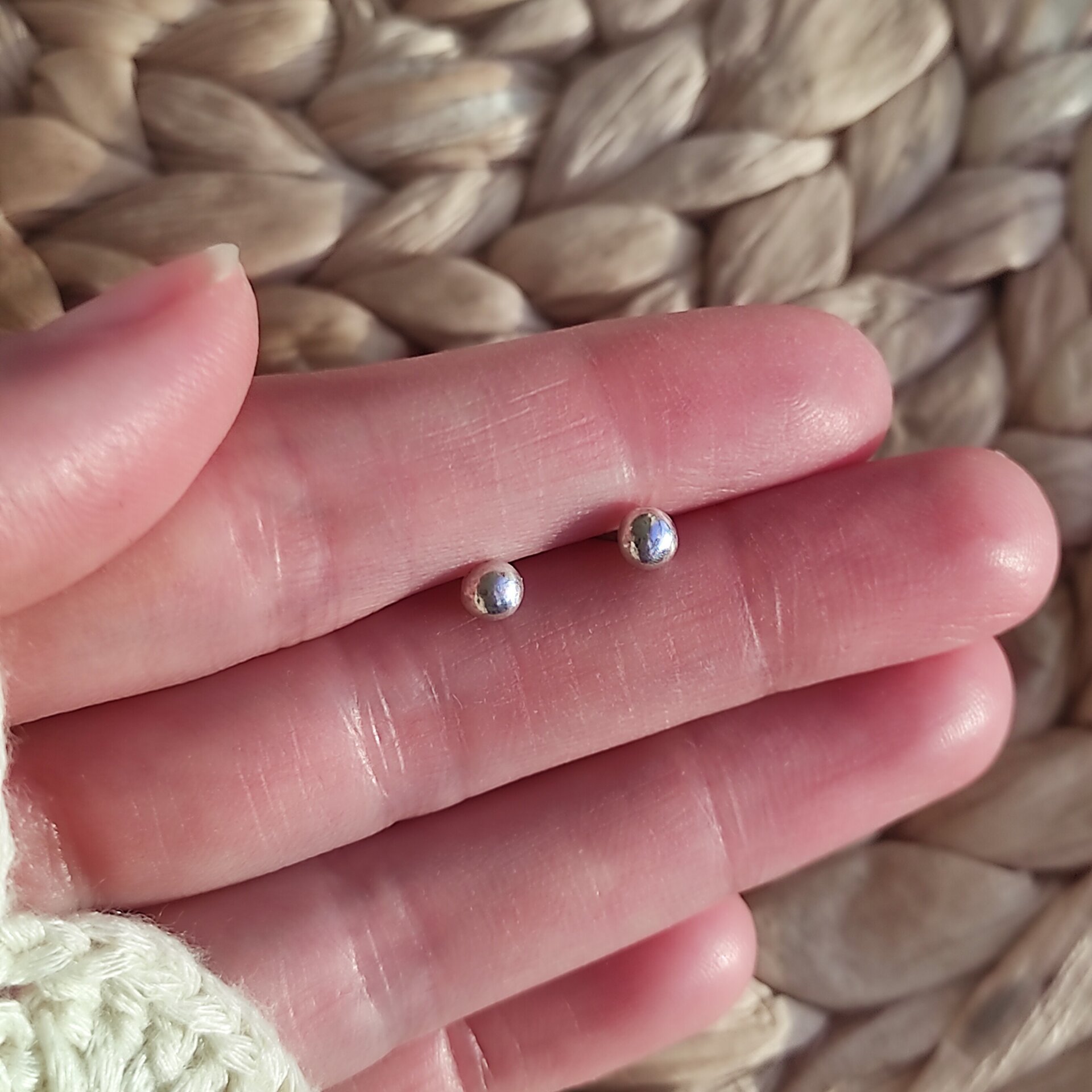 BALL EARRINGS (4 mm) - 5
