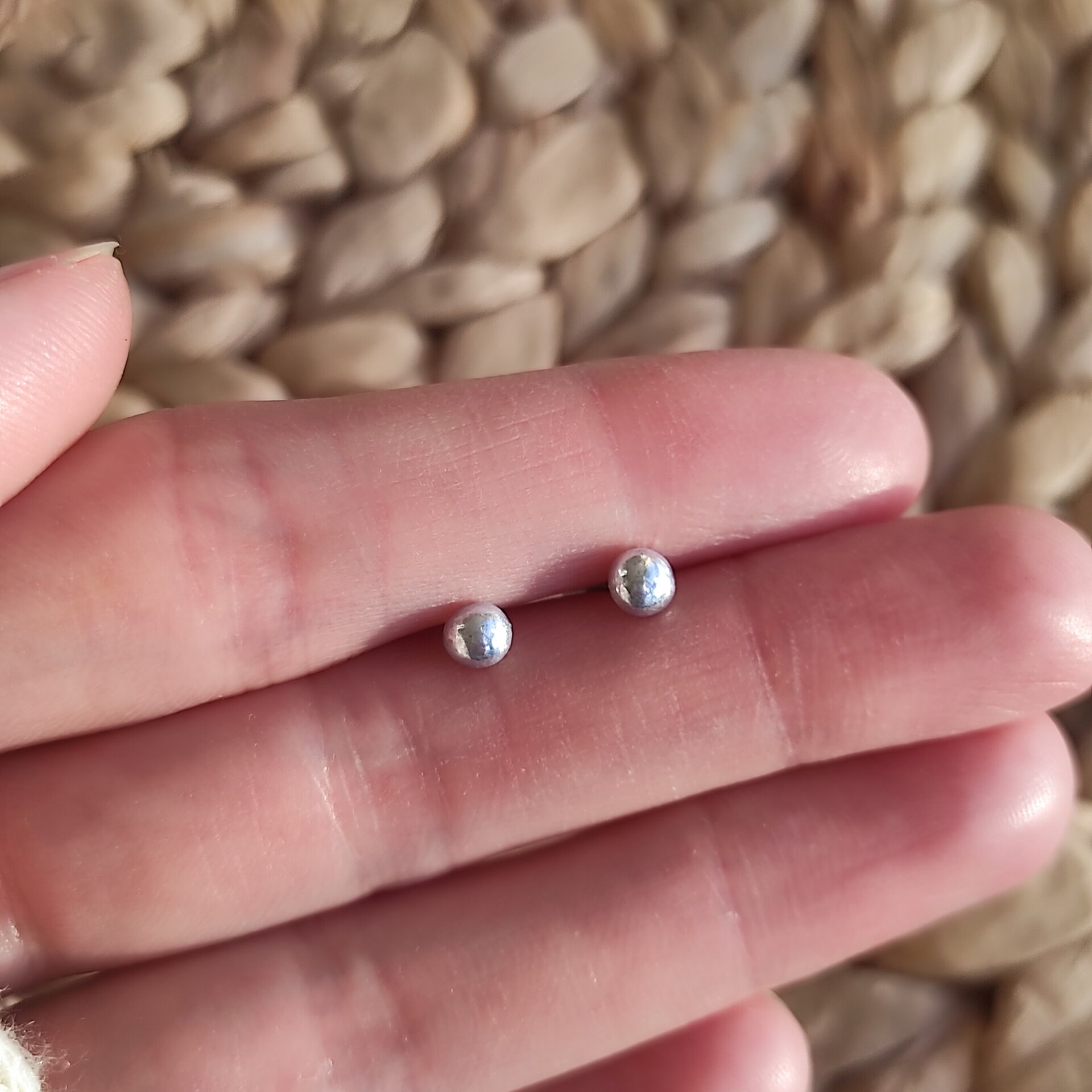 BALL EARRINGS (4 mm) - 1